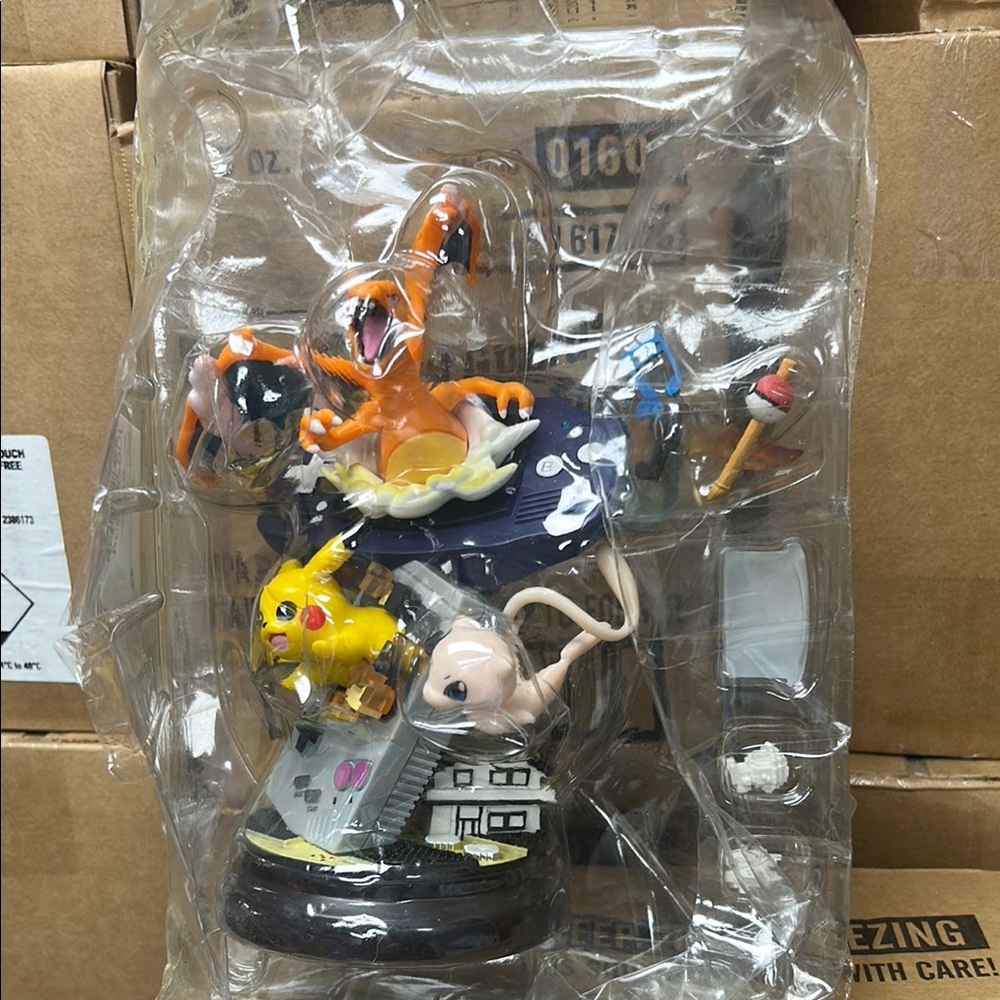 NWOB Pokemon GBA DS Charizard Mew Pikachu Collectible Statue Figure Model